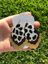 Load image into Gallery viewer, Cow-print dangle earring
